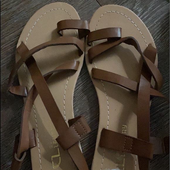 Furniture - Picture 2 of 7